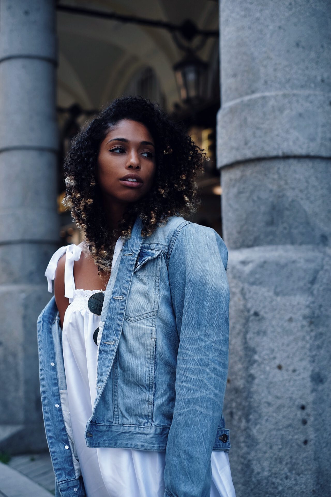 adidas slides and denim jacket street style for strolls. | Cherifa Akili