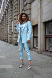 one color suits